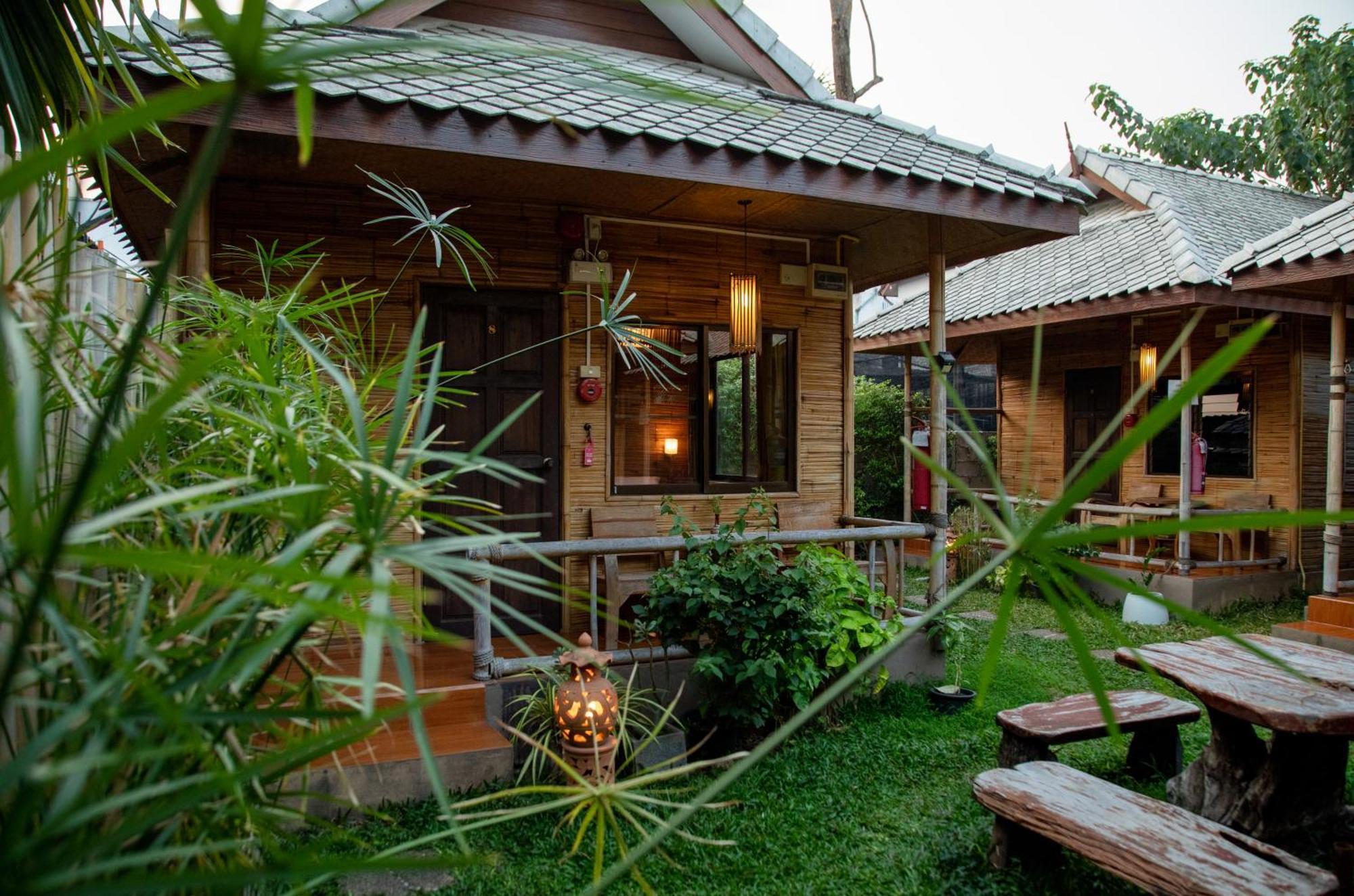 Boutique Hotel & Restaurant, Jaidee Bamboo Huts شيانغ ماي المظهر الخارجي الصورة