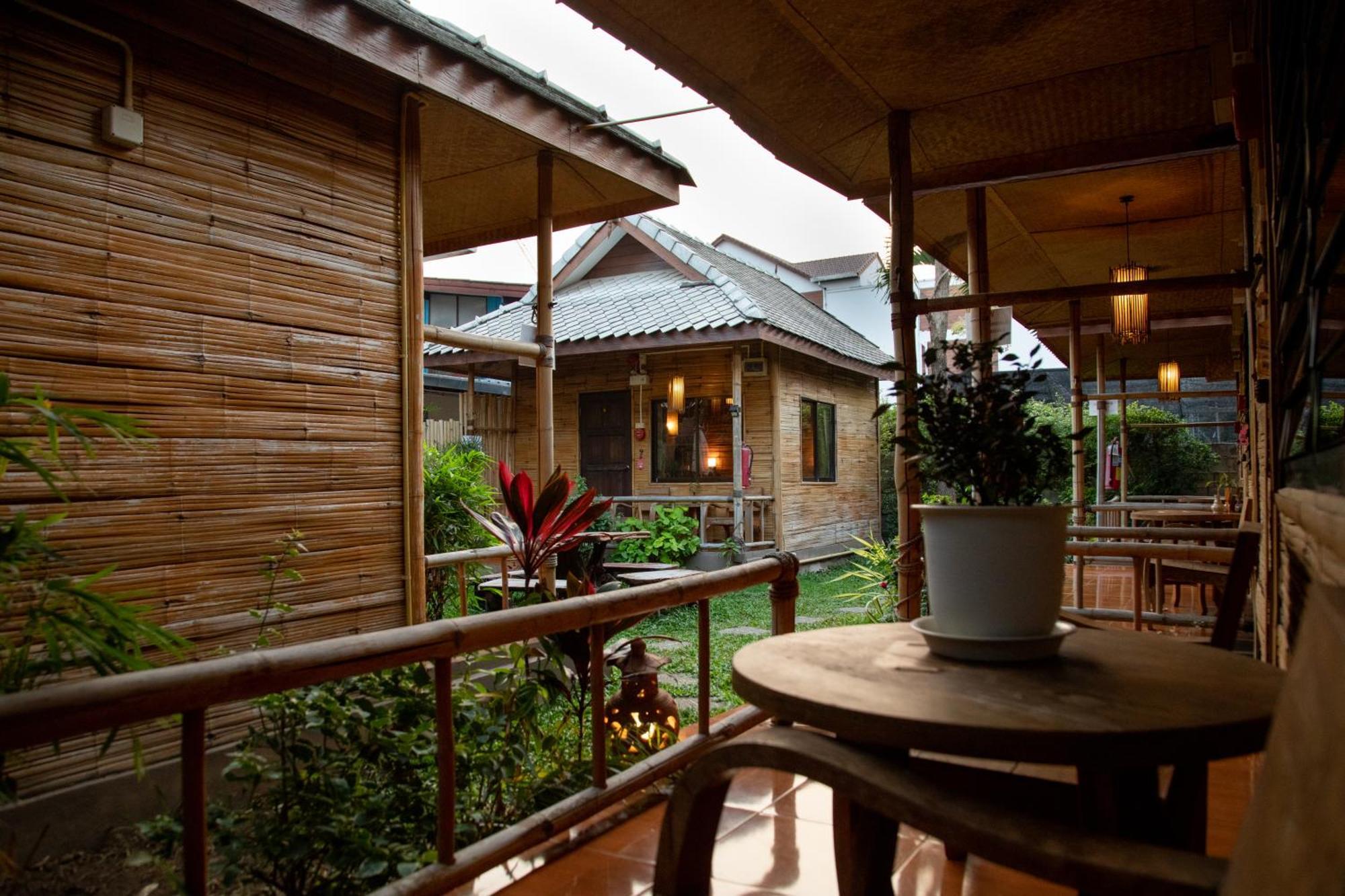 Boutique Hotel & Restaurant, Jaidee Bamboo Huts شيانغ ماي المظهر الخارجي الصورة